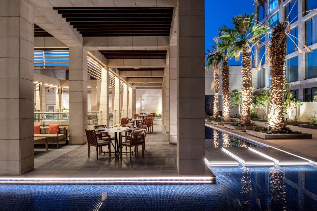 Doubletree Suites By Hilton - Riyadh Financial District Esterno foto