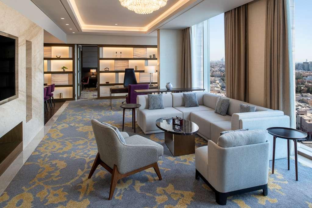 Doubletree Suites By Hilton - Riyadh Financial District Camera foto
