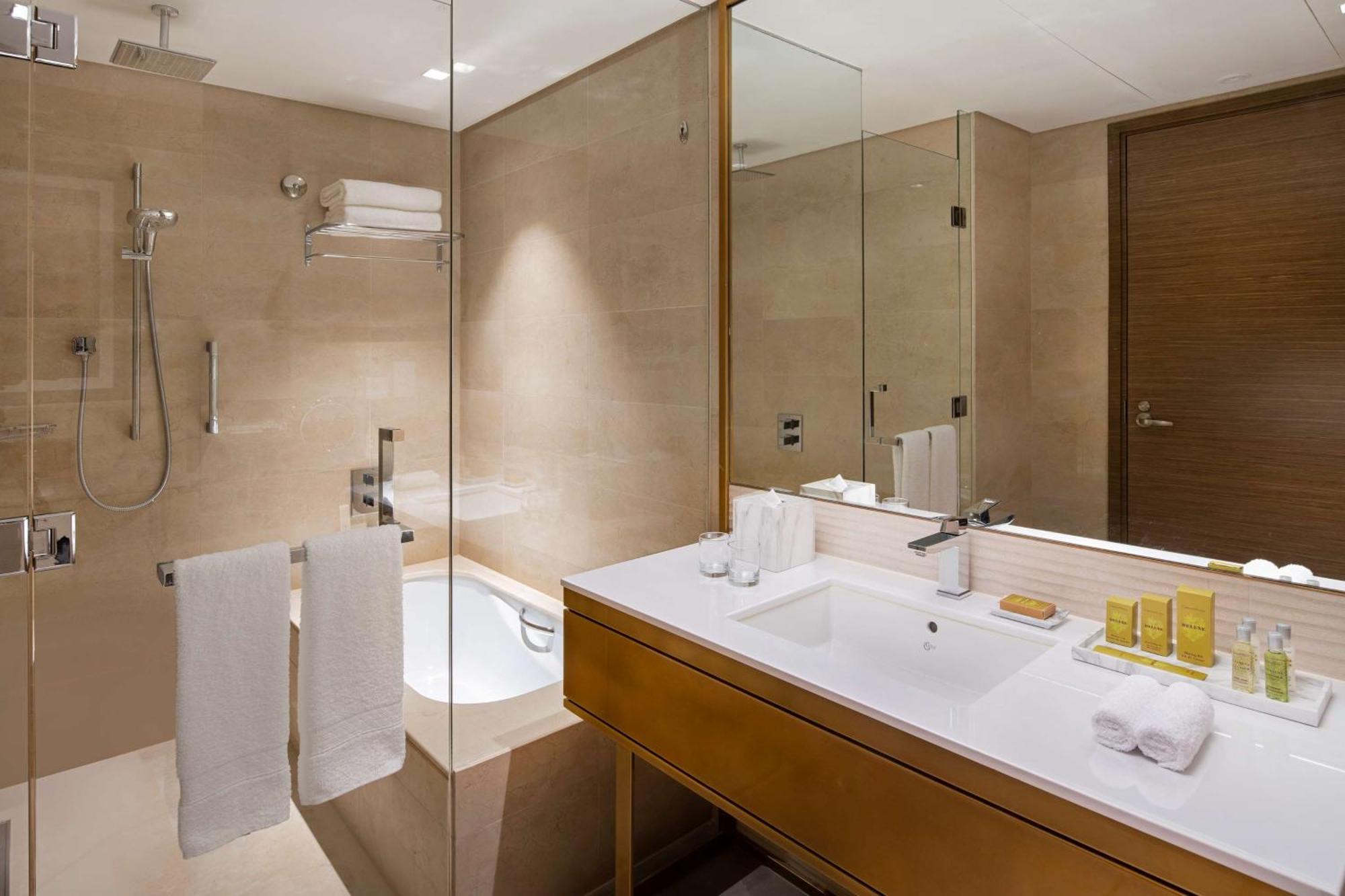 Doubletree Suites By Hilton - Riyadh Financial District Esterno foto