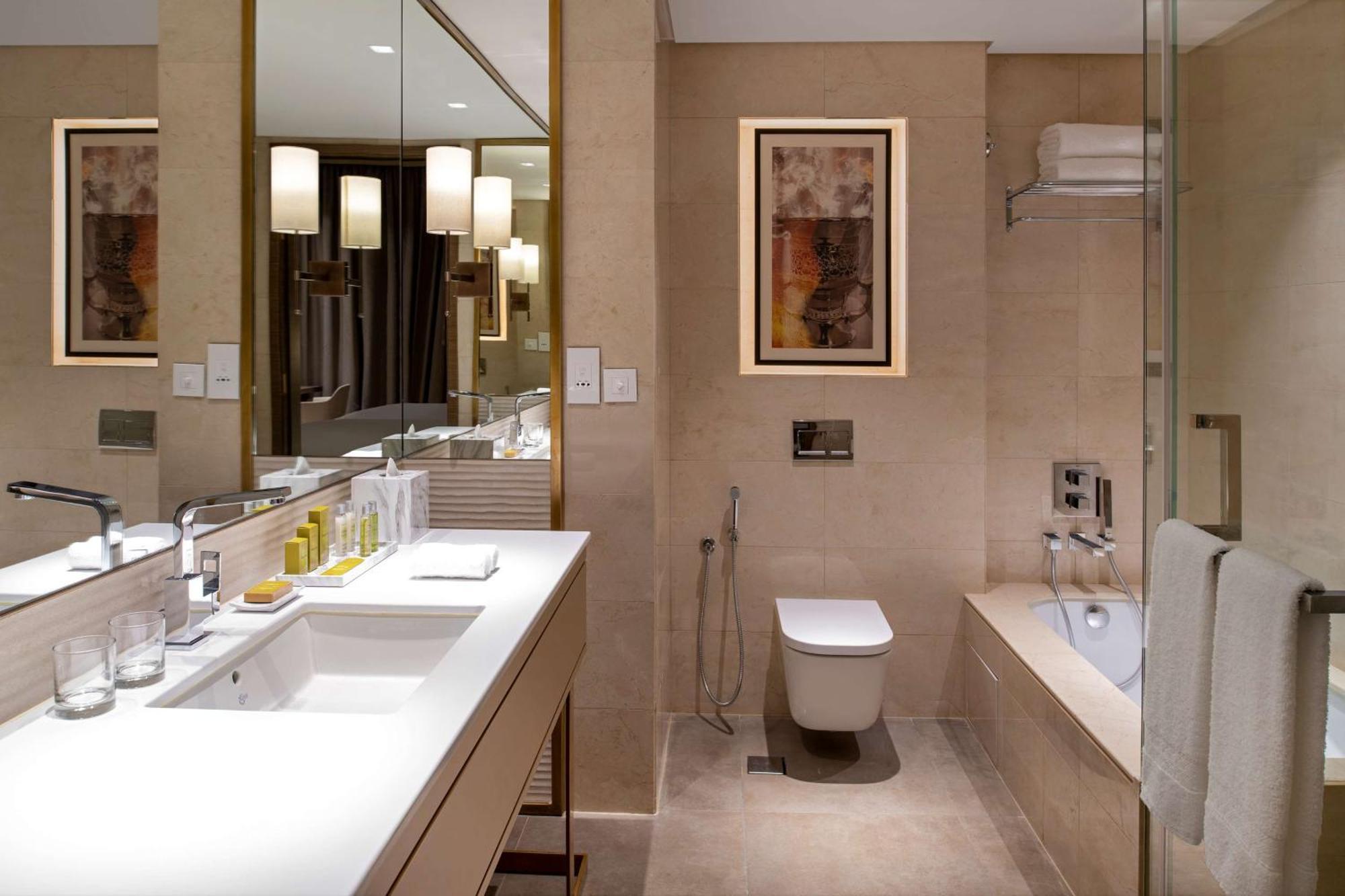 Doubletree Suites By Hilton - Riyadh Financial District Esterno foto