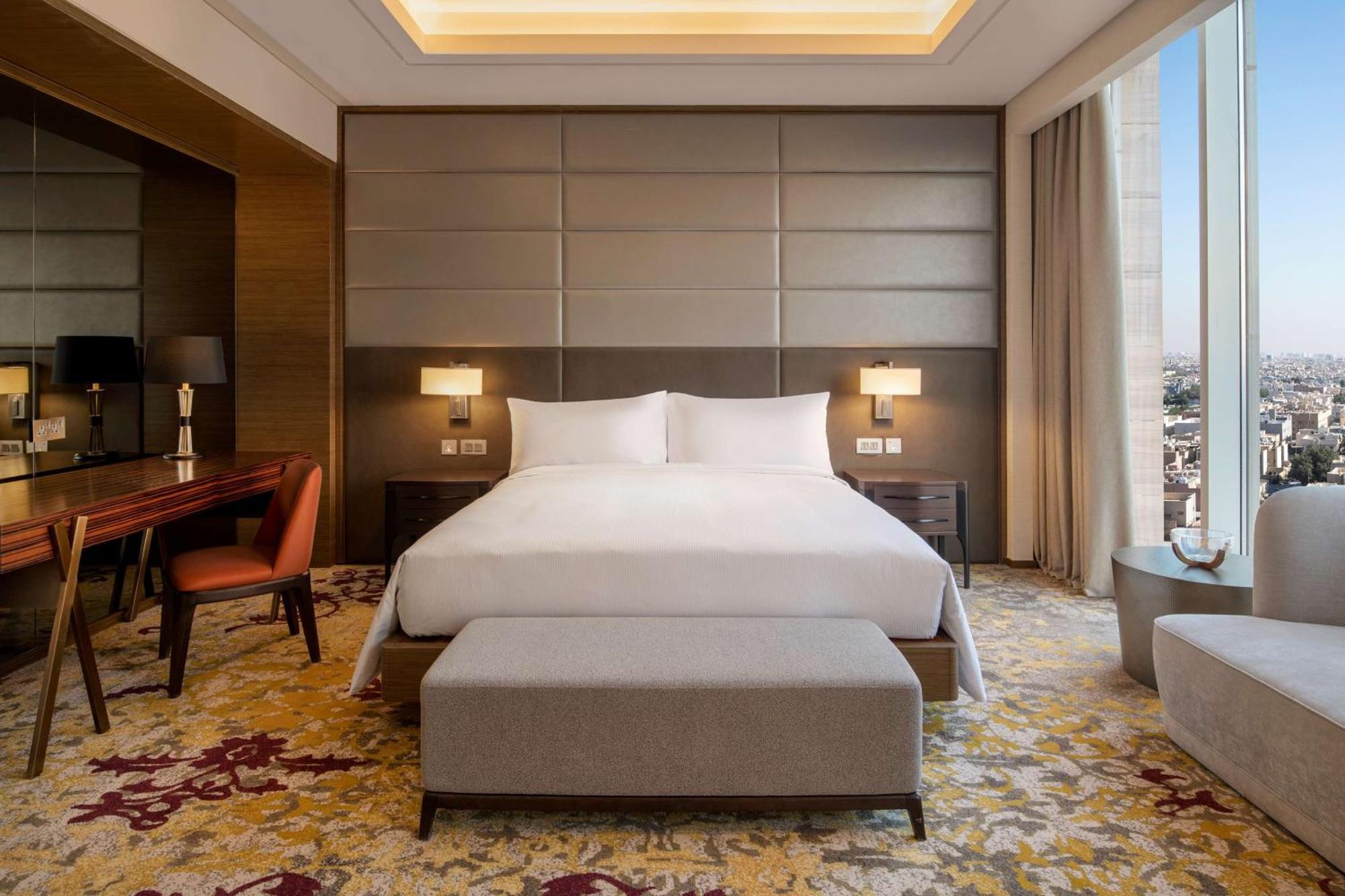 Doubletree Suites By Hilton - Riyadh Financial District Esterno foto