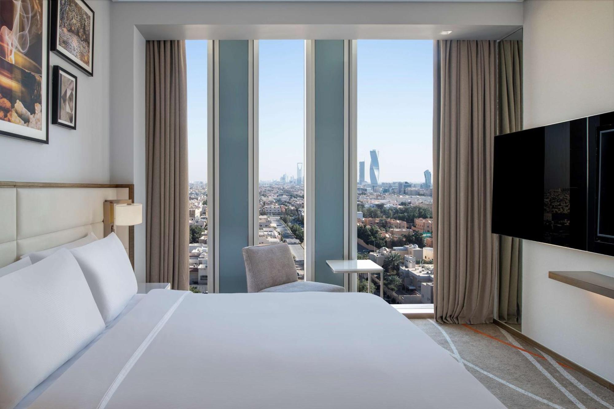 Doubletree Suites By Hilton - Riyadh Financial District Esterno foto