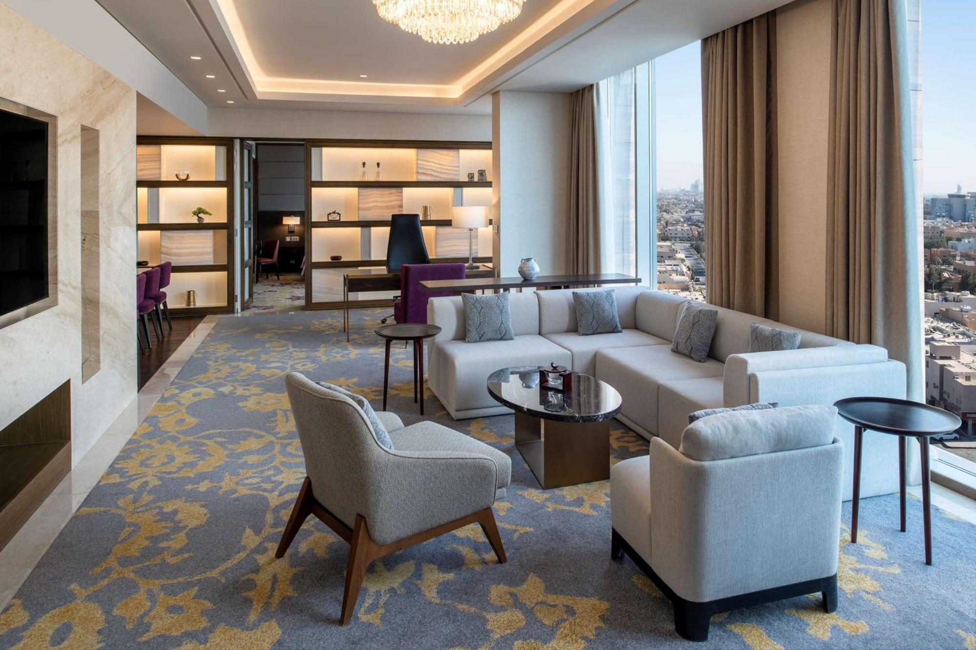 Doubletree Suites By Hilton - Riyadh Financial District Esterno foto